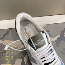 Load image into Gallery viewer, Valentino Camouflage Rockrunner Sneakers