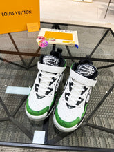 Load image into Gallery viewer, Louis Vuitton Trainer 2 Sneakers