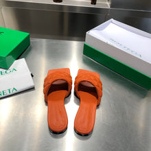 Load image into Gallery viewer, Bottega Veneta Lido Sandals