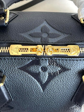 Load image into Gallery viewer, Louis Vuitton Speedy Bandouliere Bag 25