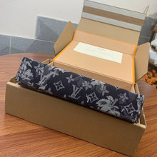 Load image into Gallery viewer, Louis Vuitton Pochette Voyage MM