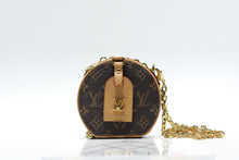 Load image into Gallery viewer, Louis Vuitton Mini Boite Chapeau Necklace Bag