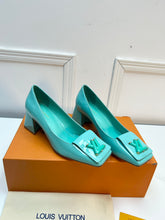 Load image into Gallery viewer, Louis Vuitton Shake Pump