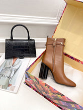 Load image into Gallery viewer, Louis Vuitton Silhouette Ankle Boots