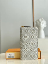 Load image into Gallery viewer, Louis Vuitton Zippy Wallet