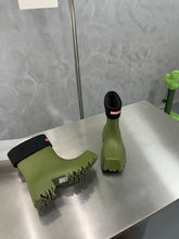 Load image into Gallery viewer, Balenciaga Trooper Boots