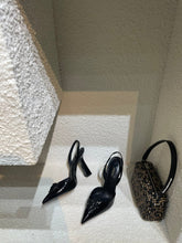 Load image into Gallery viewer, Versace La Medusa Slingback Pumps