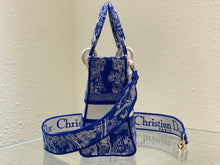 Load image into Gallery viewer, Christian Dior Medium Lady D Lite Bag