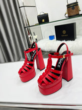 Load image into Gallery viewer, Versace La Medusa Platform Sandals
