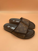 Load image into Gallery viewer, Louis Vuitton Men Slides