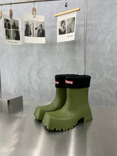Load image into Gallery viewer, Balenciaga Trooper Boots