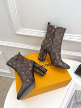 Load image into Gallery viewer, Louis Vuitton Silhouette Ankle Boots