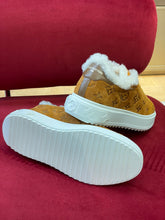 Load image into Gallery viewer, Louis Vuitton Time Out Sneakers