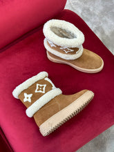 Load image into Gallery viewer, Louis Vuitton Snow DropFlat Ankle Boots