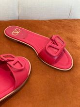 Load image into Gallery viewer, Valentino Vlogo Signature Flat Slide
