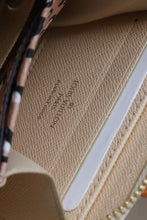 Load image into Gallery viewer, Louis Vuitton Zippy Coin Purse