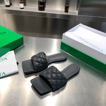 Load image into Gallery viewer, Bottega Veneta Lido Sandals