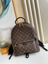 Load image into Gallery viewer, Louis Vuitton Palm Spring MM Bag
