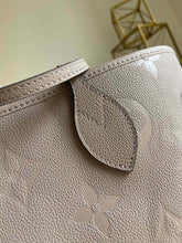 Load image into Gallery viewer, Louis Vuitton Neverfull MM Bag