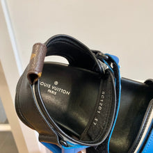 Load image into Gallery viewer, Louis Vuitton Pool Pillow Flat Comfort Sandal