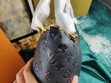 Load image into Gallery viewer, Louis Vuitton V Tote BB - LUXURY KLOZETT