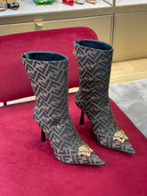 Load image into Gallery viewer, Versace Fendace FF Jaccquard Boots