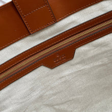 Load image into Gallery viewer, Gucci GG Matelasse Leather Medium Tote Bag