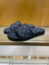 Load image into Gallery viewer, Louis Vuitton Men Slides