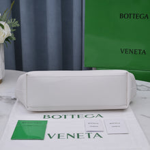 Load image into Gallery viewer, Bottega Veneta Point Medium Bag