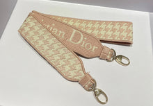 Load image into Gallery viewer, Christian Dior Medium Lady D Lite Bag