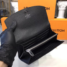 Load image into Gallery viewer, Louis Vuitton Iris Wallet