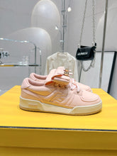 Load image into Gallery viewer, Fendi Match Sneakers