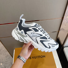 Load image into Gallery viewer, Louis Vuitton Runner Tatic Sneakers