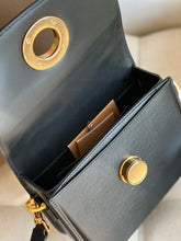 Load image into Gallery viewer, Burberry Elizabeth Medium Bag