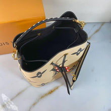 Load image into Gallery viewer, Louis Vuitton Crafty NeoNoe MM Bag