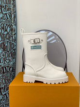 Load image into Gallery viewer, Louis Vuitton Territory Half Boots