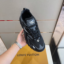 Load image into Gallery viewer, Louis Vuitton Runner Tatic Sneakers