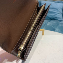 Load image into Gallery viewer, Louis Vuitton Sarah Wallet