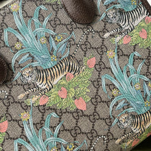 Load image into Gallery viewer, Gucci Tiger GG Medium Tote Bag
