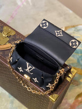 Load image into Gallery viewer, Louis Vuitton Favorite Bag