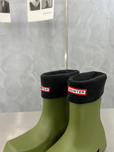 Load image into Gallery viewer, Balenciaga Trooper Boots