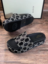 Load image into Gallery viewer, Gucci Angelina slide sandal - LUXURY KLOZETT