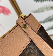 Load image into Gallery viewer, Louis Vuitton Daily Pouch