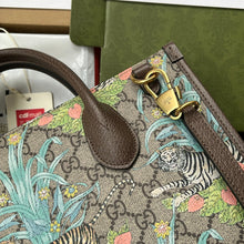 Load image into Gallery viewer, Gucci Tiger GG Medium Tote Bag