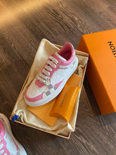 Load image into Gallery viewer, Louis Vuitton Time Out Sneakers