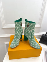 Load image into Gallery viewer, Louis Vuitton Silhouette Ankle Boots