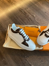Load image into Gallery viewer, Louis Vuitton Time Out Sneakers