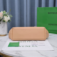 Load image into Gallery viewer, Bottega Veneta Point Medium Bag
