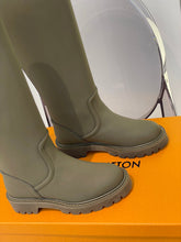 Load image into Gallery viewer, Louis Vuitton Territory high Boots