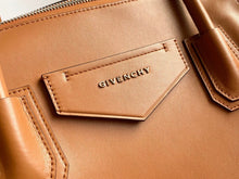Load image into Gallery viewer, Givenchy Medium Antigona Soft Bag In Smooth Leather